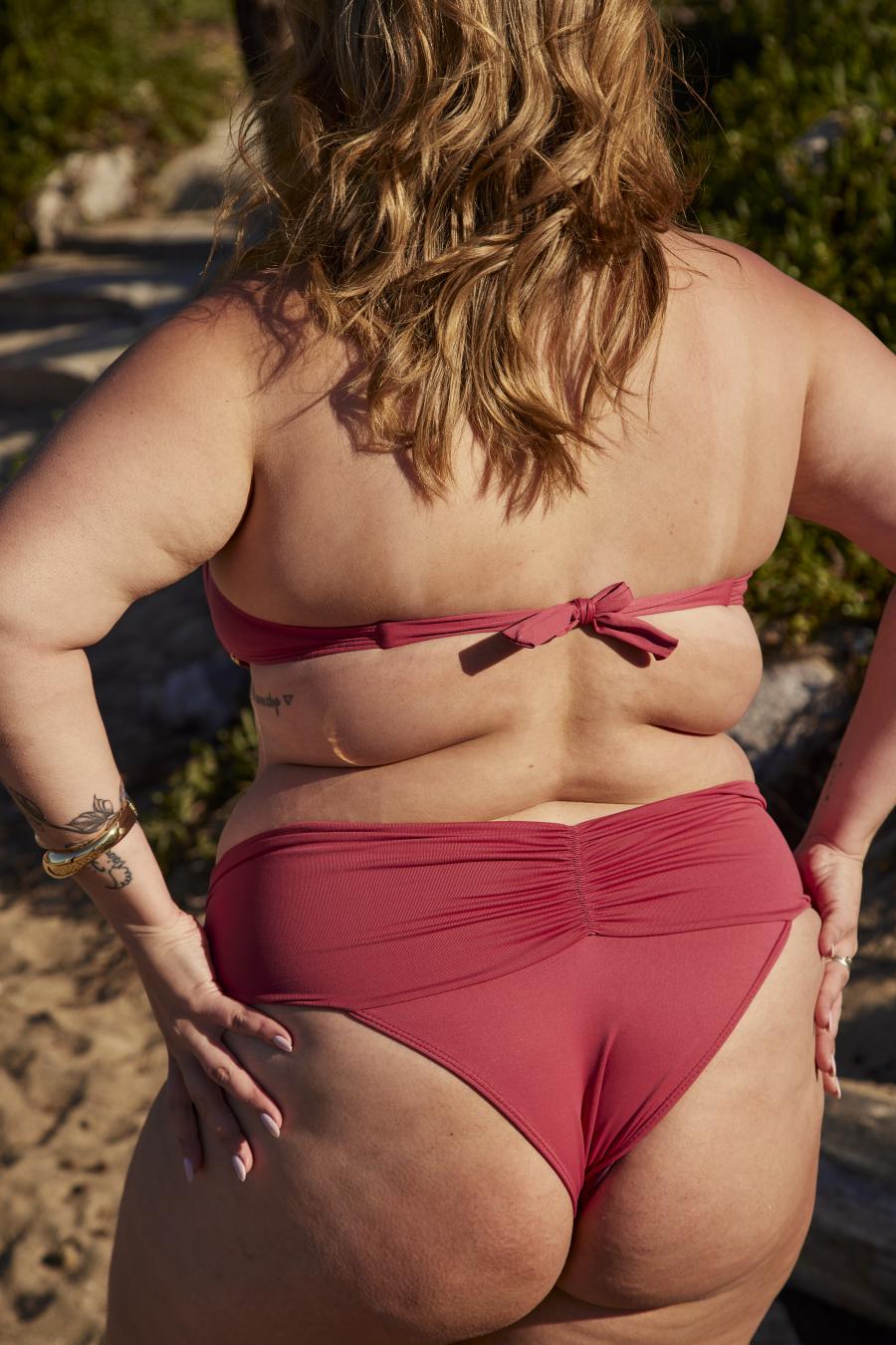 BIQUINI PLUS SIZE ESTRUTURADO COM CALCINHA BOMBOM - BOCA A BOCA - ROMÃ