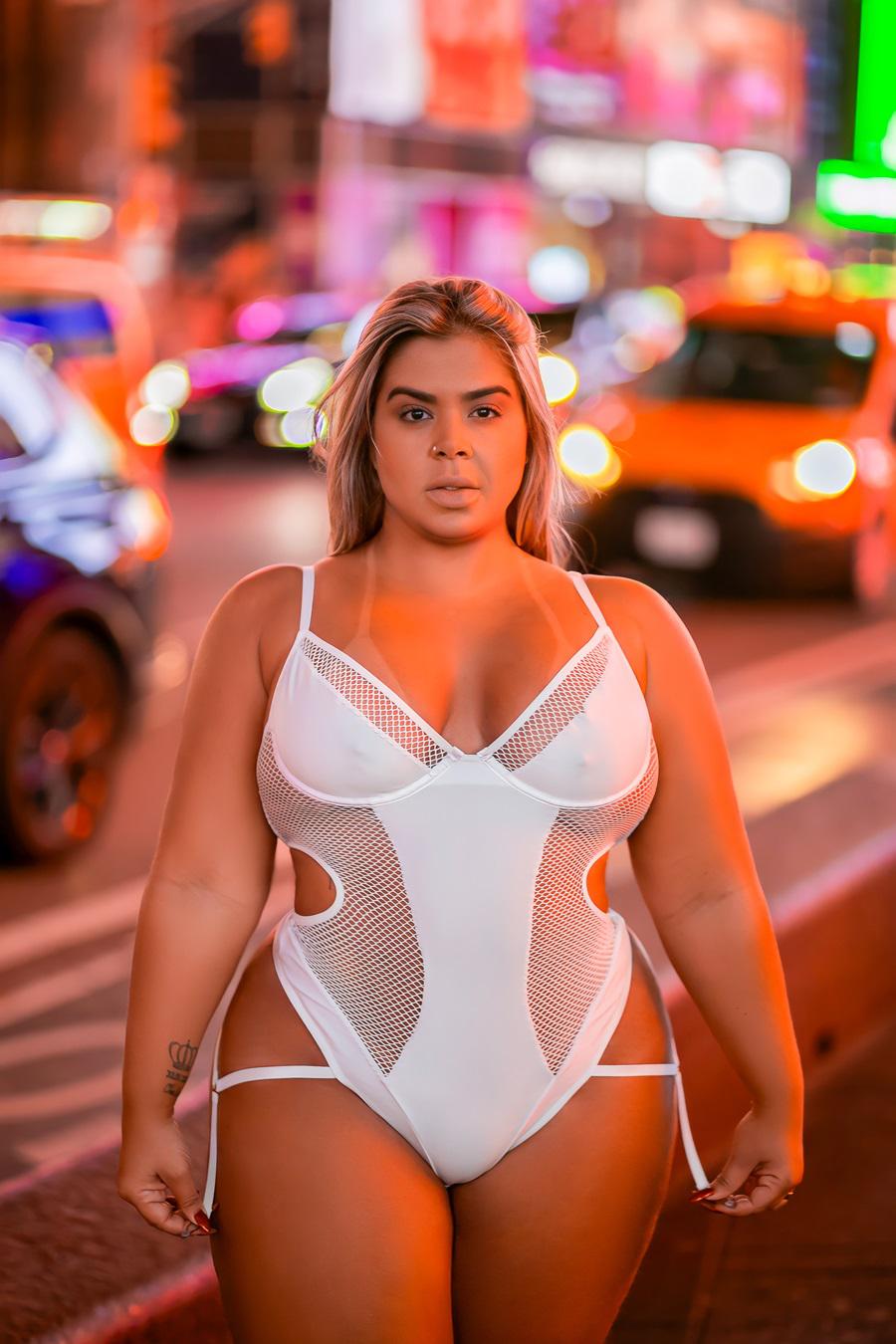BODY PLUS SIZE SEXY SEM BOJO COM DETALHE EM PEROLAS