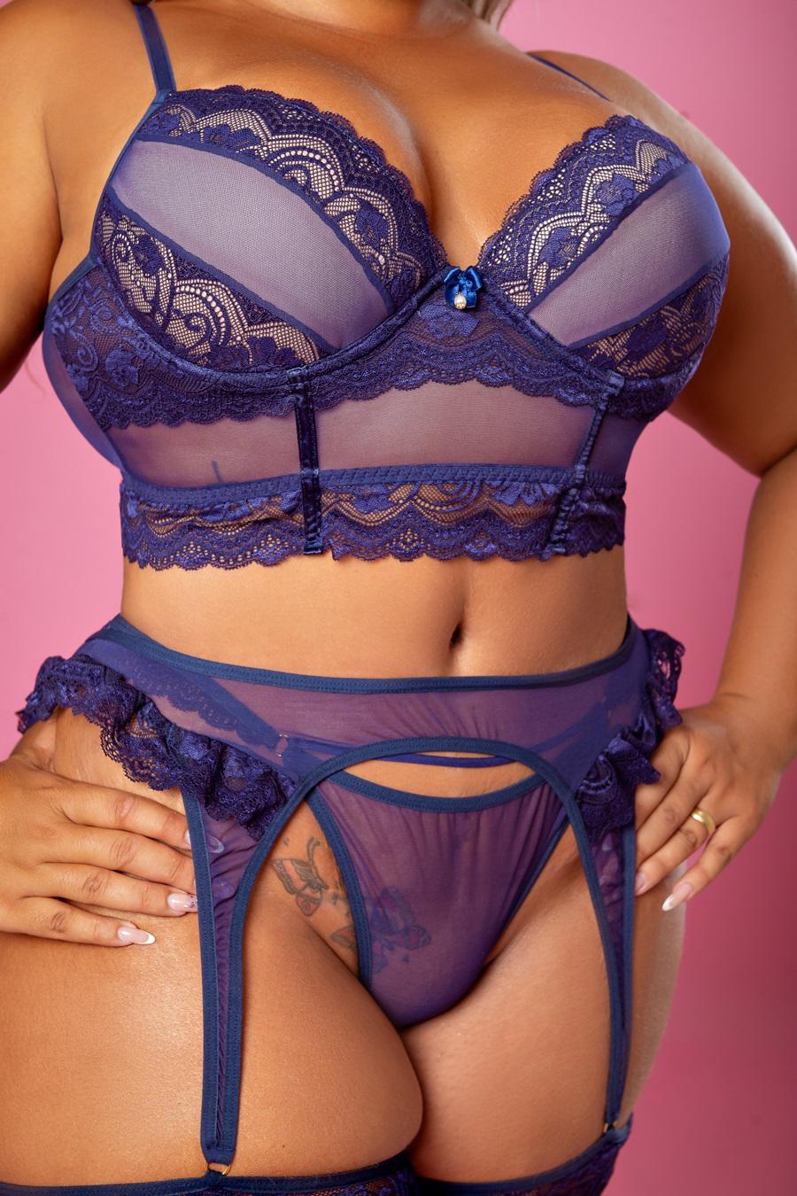 CONJUNTO PLUS SIZE SENSUAL CROPPED COM BOJO E CINTA-LIGA
