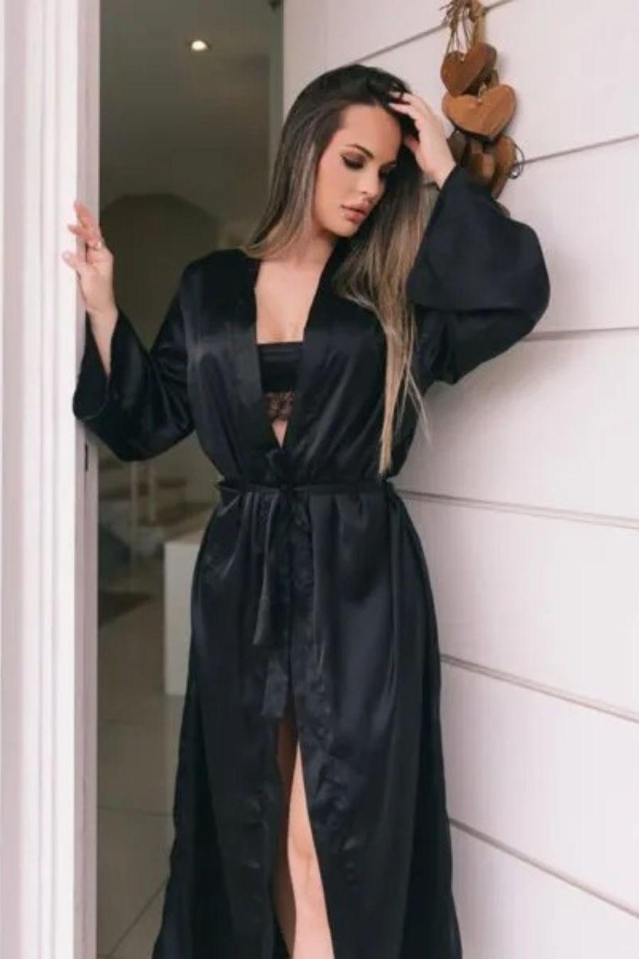 ROBE LONGO EM CETIM SOFITICADO