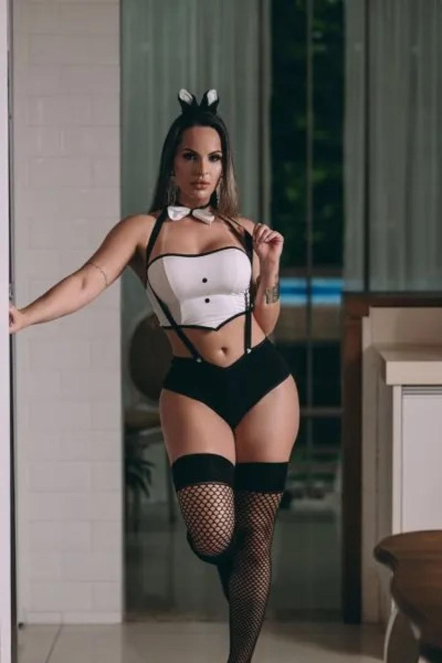 FANTASIA EROTICA COELHA SEXY COM SHORT SENSUAL E TOP SEM BOJO