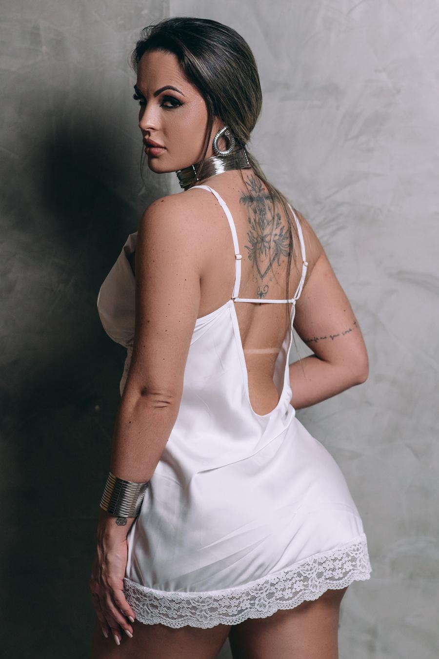 CAMISOLA SENSUAL COM ALÇAS EM ROLOTE E DETALHES DE RENDA