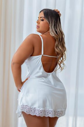 CAMISOLA PLUS SIZE SENSUAL COM ALÇAS EM ROLOTE E DETALHES DE RENDA