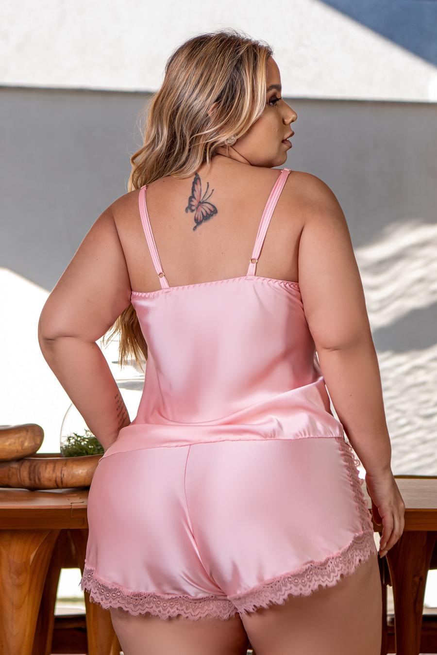 BABYDOLL PLUS SIZE DE CETIM COM RECORTES EM RENDA