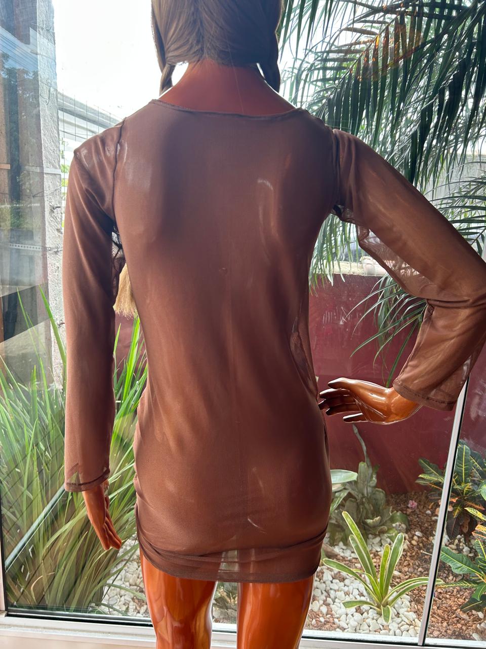 SAÍDA DE PRAIA EM TULE JURERÊ - DOS PÉS À CABEÇA - MARROM ESCURO