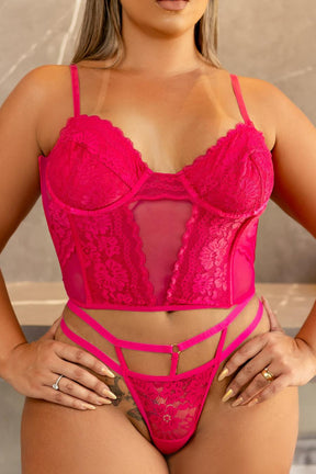 CONJUNTO PLUS SIZE SENSUAL QUE EXALA SOFISTICAÇÃO E PODER