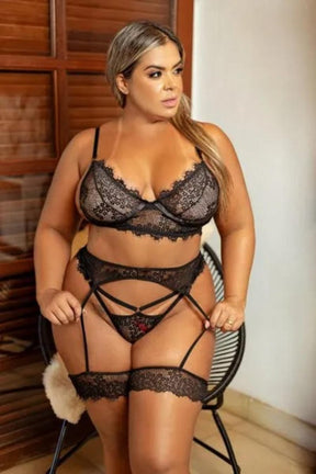 CONJUNTO PLUS SIZE CROPPED RENDADO SEM BOJO CALCINHA COM FRASE "TODA SUA"