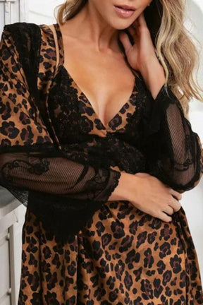 CAMISOLA DE CETIM COM RECORTES EM RENDA