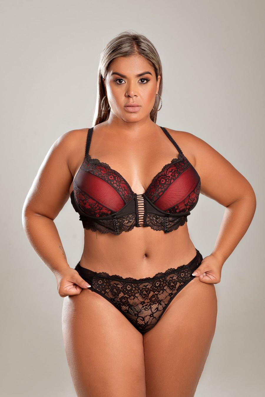 CROPPED PLUS SIZE COM BOJO FEITO EM TULE E RENDA C DET EM ELÁSTICOS E PINGENTES BANHADOS A OURO
