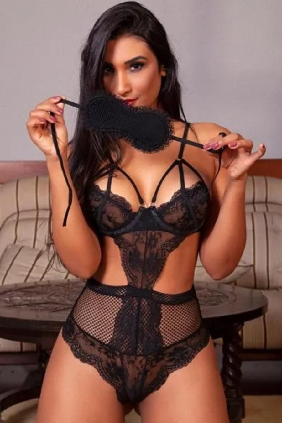 FANTASIA SEXY BODY COLEGUINHA COM DETALHES EM RENDA PRETA