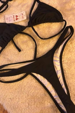 BIQUINI DE FITA PRETO LISO