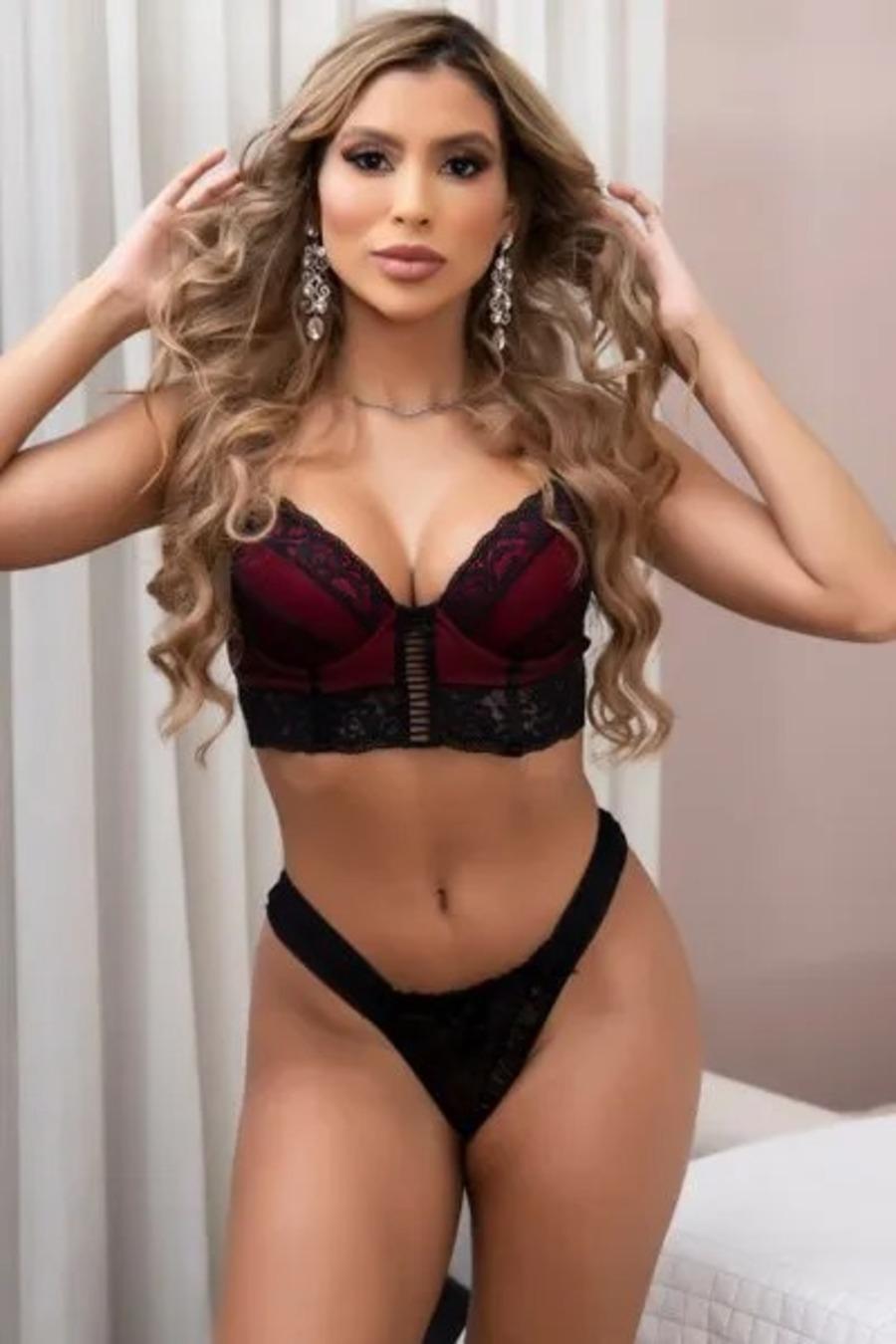 CROPPED COM BOJO FEITO EM TULE E RENDA C DET EM ELÁSTICOS E PINGENTES BANHADOS A OURO