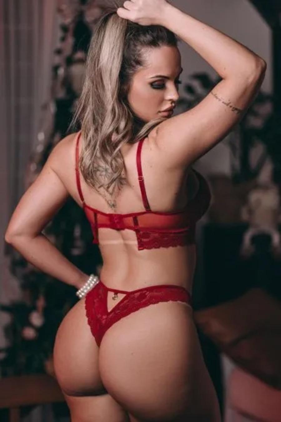 CROPPED COM BOJO FEITO EM TULE E RENDA C DET EM ELÁSTICOS E PINGENTES BANHADOS A OURO