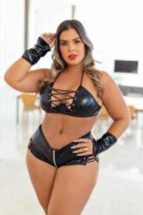 FANTASIA EROTICA MOTOQUEIRA SEXY TOP E SHORT EM VINIL PLUS SIZE