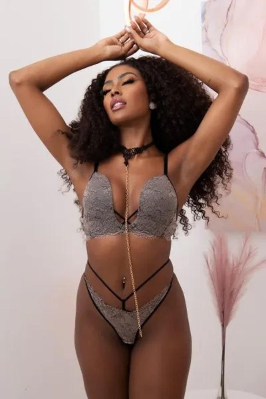 02004 CONJUNTO DE LINGERIE BOJO COM DECOTE PROFUNDO E CALCINHA FIO CHOCOLATE