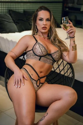 CONJUNTO CROPPED SEM BOJO E CALCINHA SEXY COM FRASE "METE FORTE"